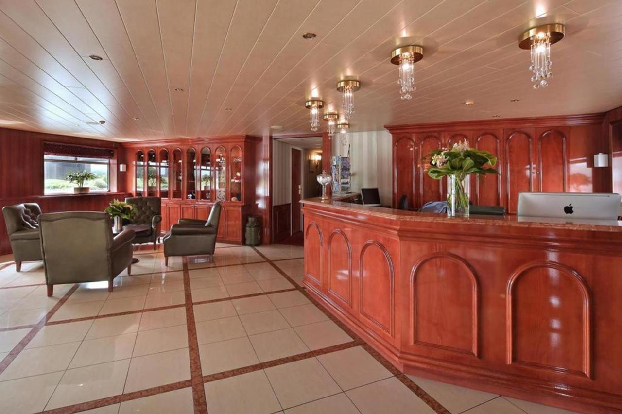 Fairtours Hotelschiff Rembrandt Van Rijn Botel *