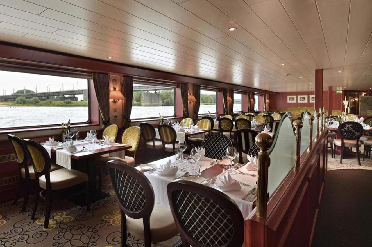 Fairtours Hotelschiff Rembrandt Van Rijn Botel
