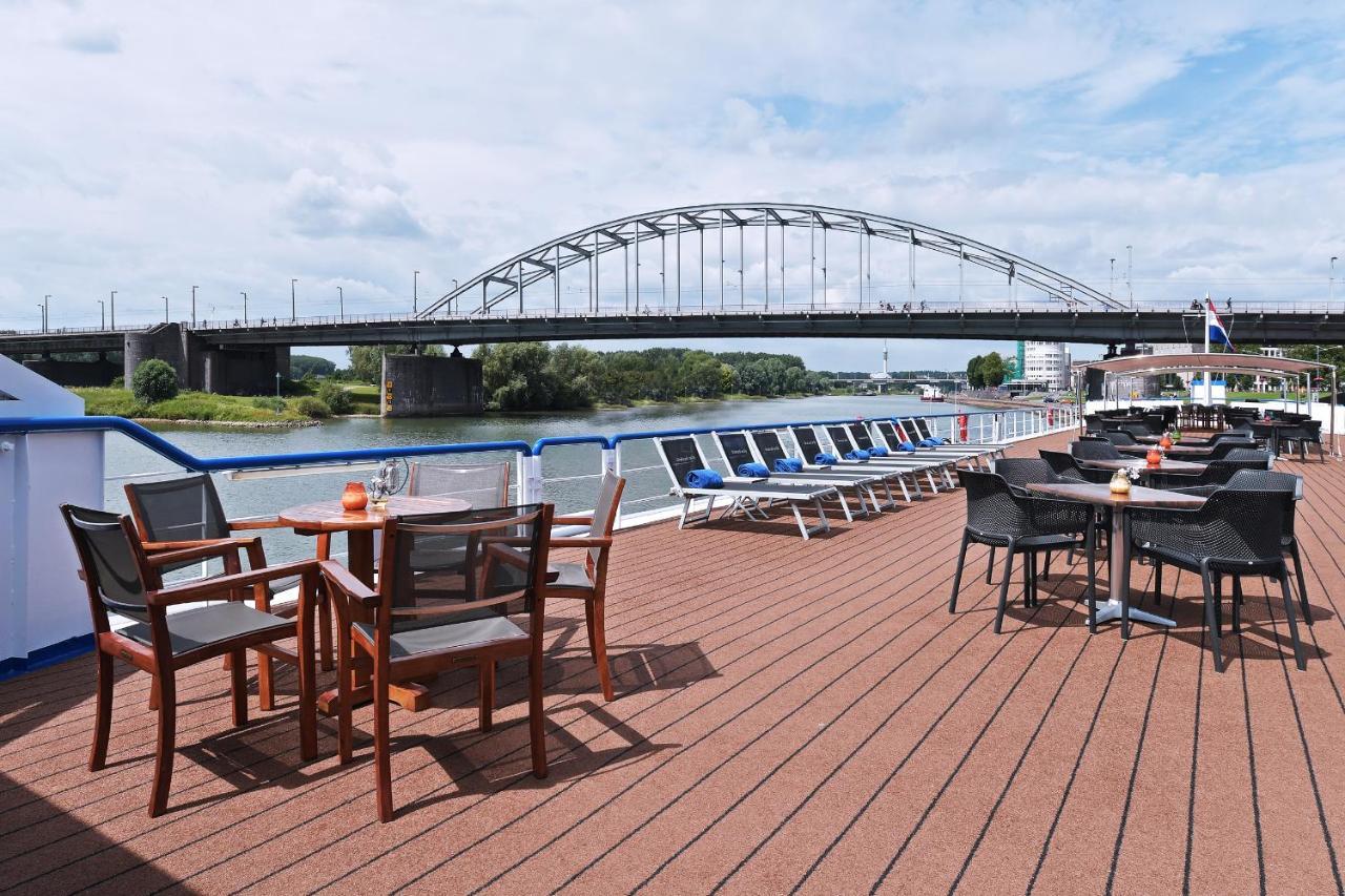 Fairtours Hotelschiff Rembrandt Van Rijn Botel