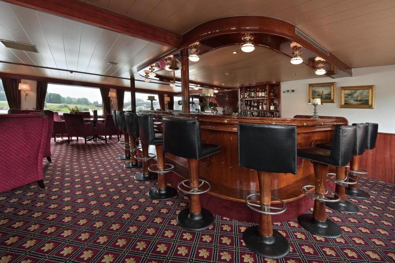 Fairtours Hotelschiff Rembrandt Van Rijn Düsseldorf